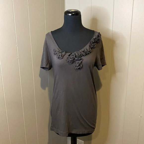 J Crew Medium Asymmetrical T Shirt Floral Ruffle Details on Swoop Neckline - Picture 1 of 6